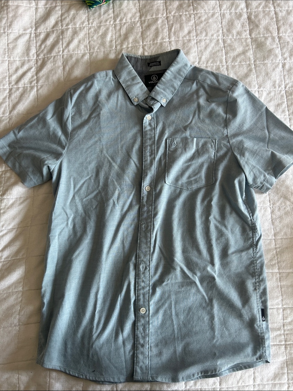 Volcom Men’s Short Sleeve Button-Down Shirt in Pale Blue